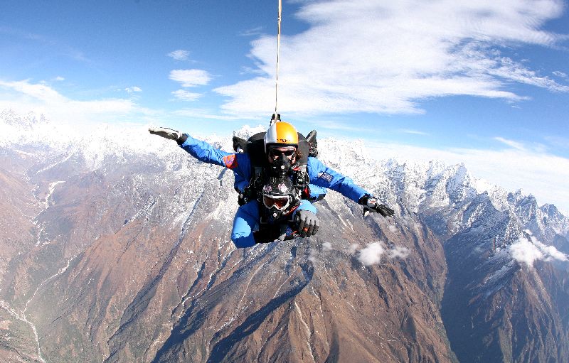 ejtőernyős tandemugrás az Everesten